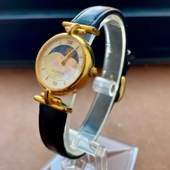 RARE 1993 FOSSIL MOTHER OF PEARL MOON PHASE WATCH PC-9234 - Picture 4 of 10